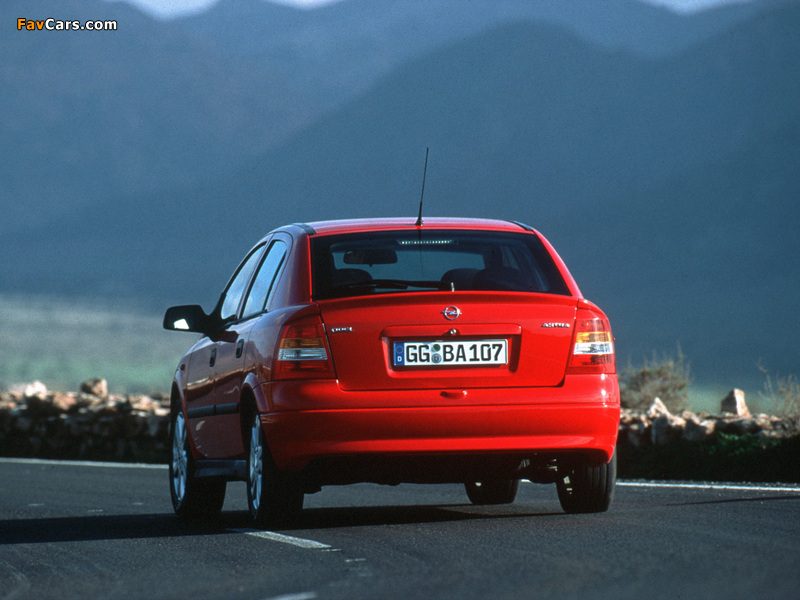 Photos of Opel Astra 5-door (G) 1998–2004 (800 x 600)