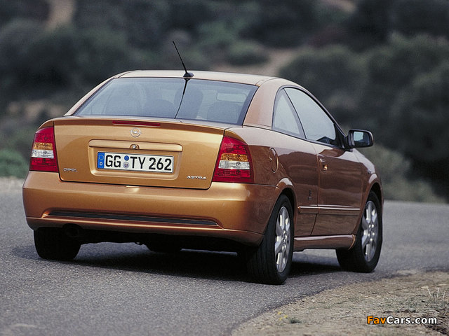 Photos of Opel Astra Coupe (G) 2000–04 (640 x 480)