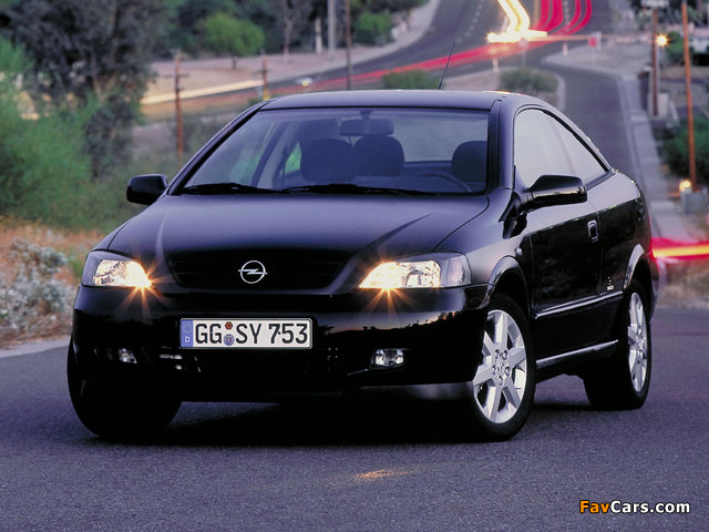 Photos of Opel Astra Coupe (G) 2000–04 (640 x 480)