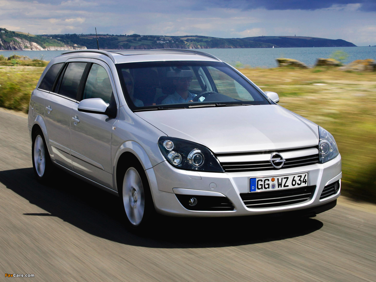 Photos of Opel Astra Caravan (H) 2004–07 (1280 x 960)