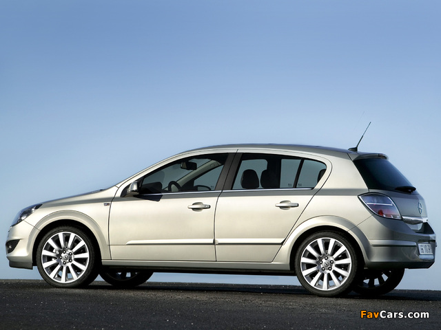 Photos of Opel Astra Hatchback (H) 2007 (640 x 480)