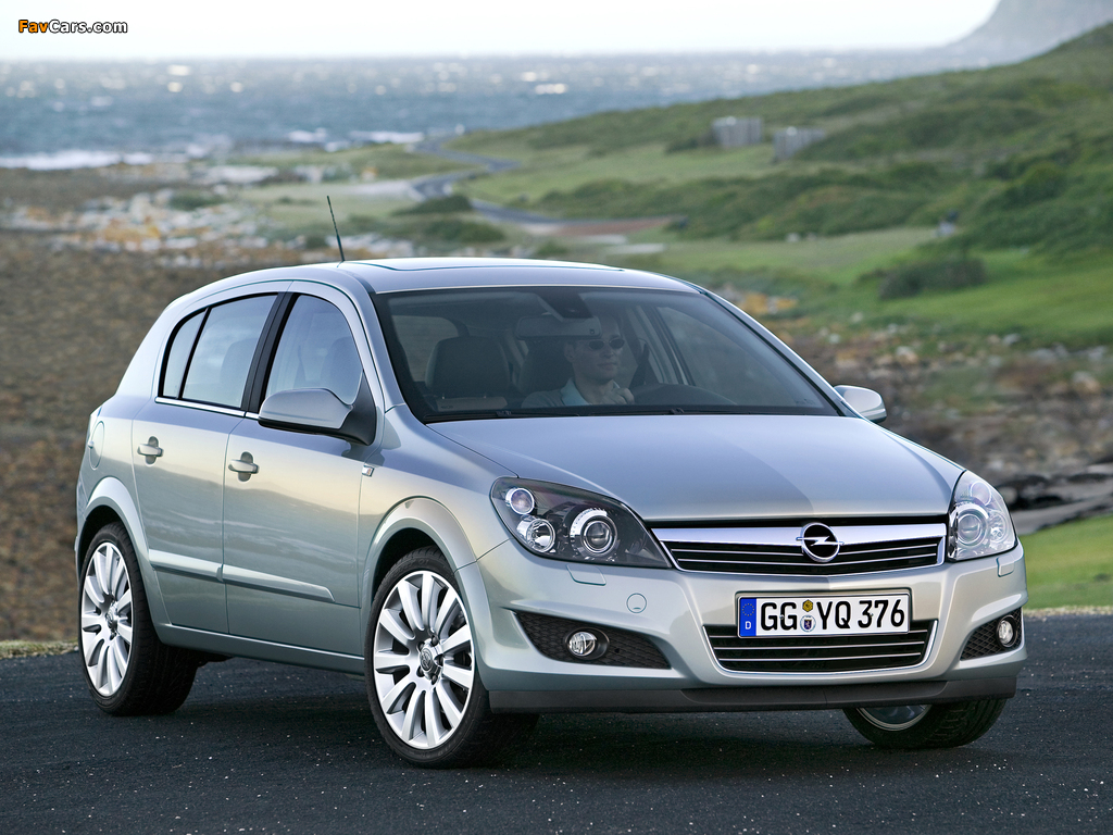 Photos of Opel Astra Hatchback (H) 2007 (1024 x 768)