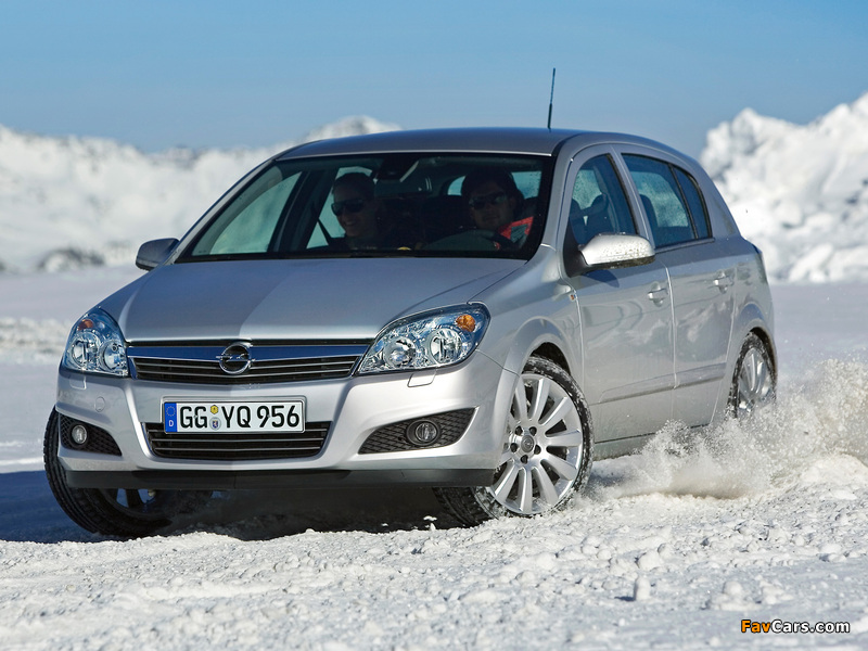 Photos of Opel Astra Hatchback (H) 2007 (800 x 600)