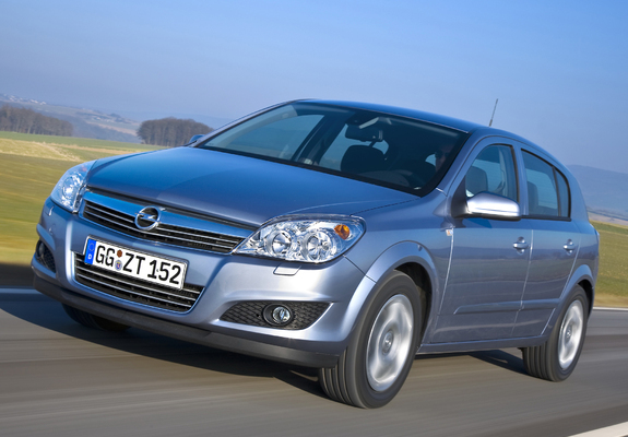 Photos of Opel Astra Hatchback (H) 2007