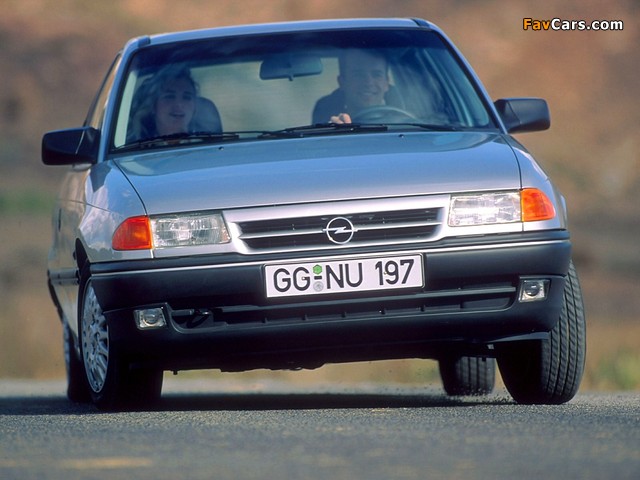 Pictures of Opel Astra 3-door (F) 1991–94 (640 x 480)