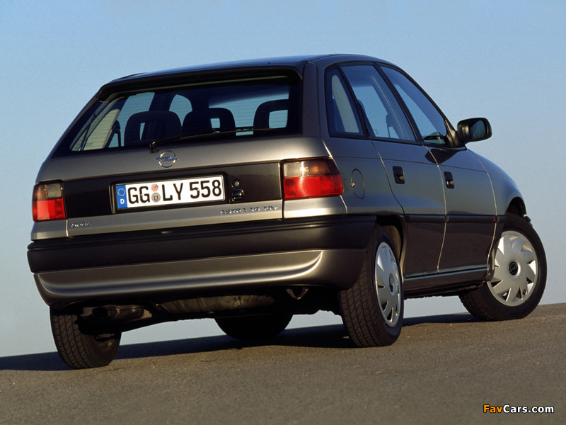 Pictures of Opel Astra 5-door (F) 1994–98 (800 x 600)