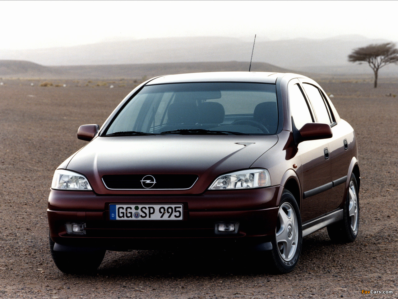 Pictures of Opel Astra 5-door (G) 1998–2004 (1280 x 960)