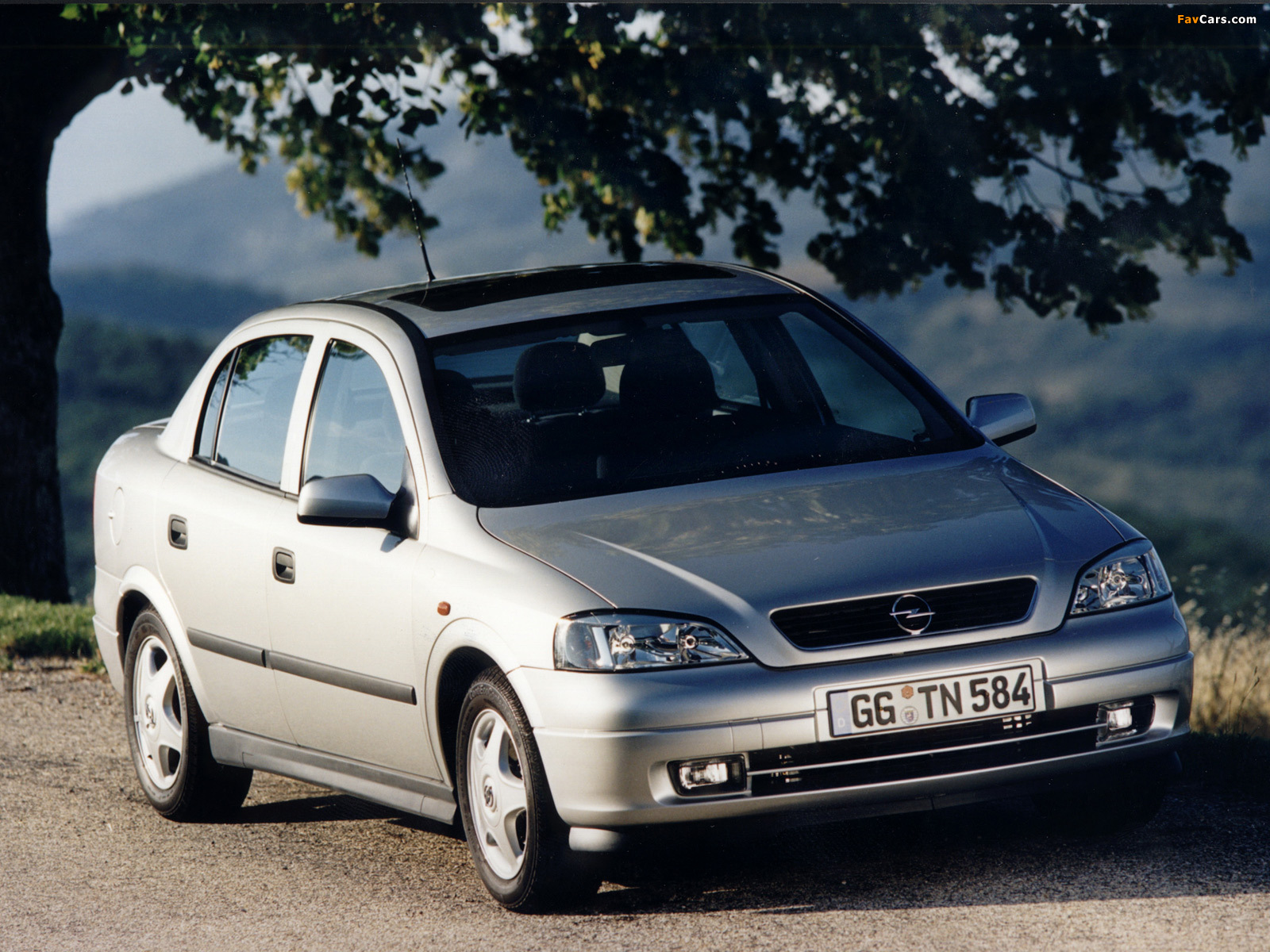 Pictures of Opel Astra Sedan (G) 1998–2004 (1600 x 1200)