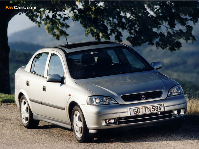 Pictures of Opel Astra Sedan (G) 1998–2004 (640 x 480)