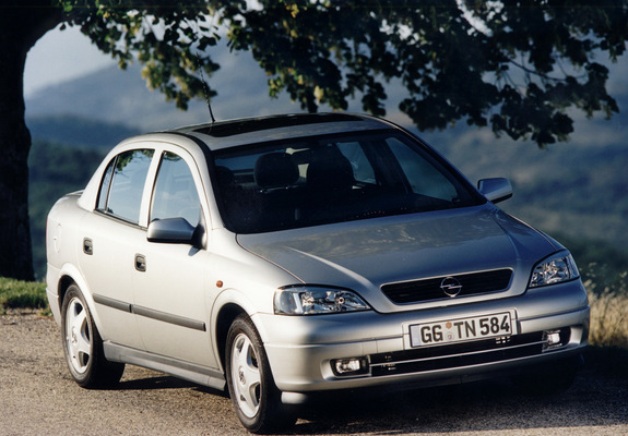 Pictures of Opel Astra Sedan (G) 1998–2004