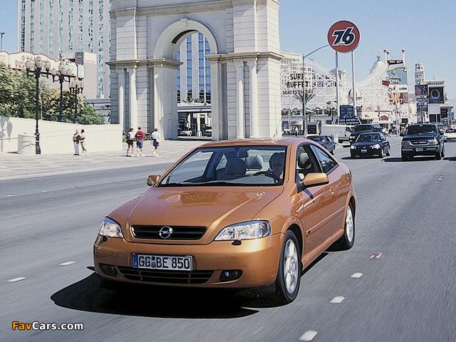 Pictures of Opel Astra Coupe (G) 2000–04 (640 x 480)