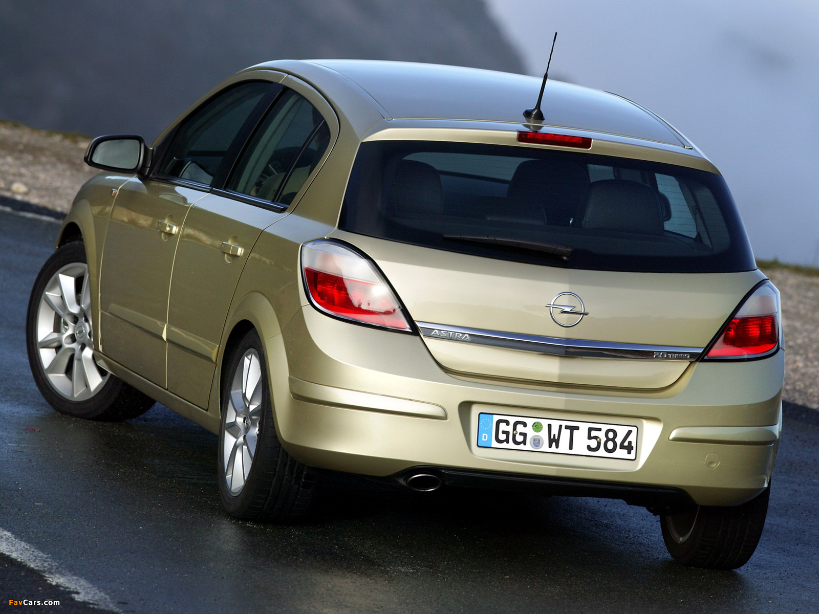 Pictures of Opel Astra Hatchback (H) 2004–07 (1600 x 1200)