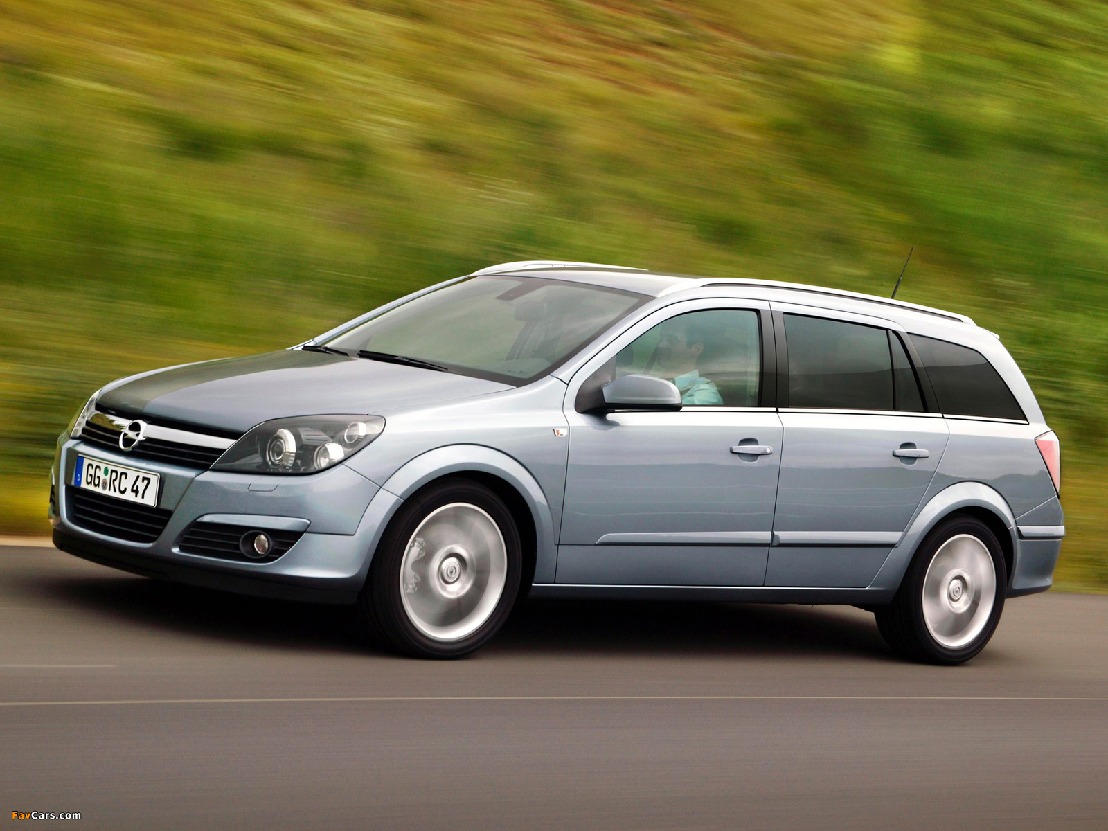 Pictures of Opel Astra Caravan (H) 2004–07 (1600 x 1200)