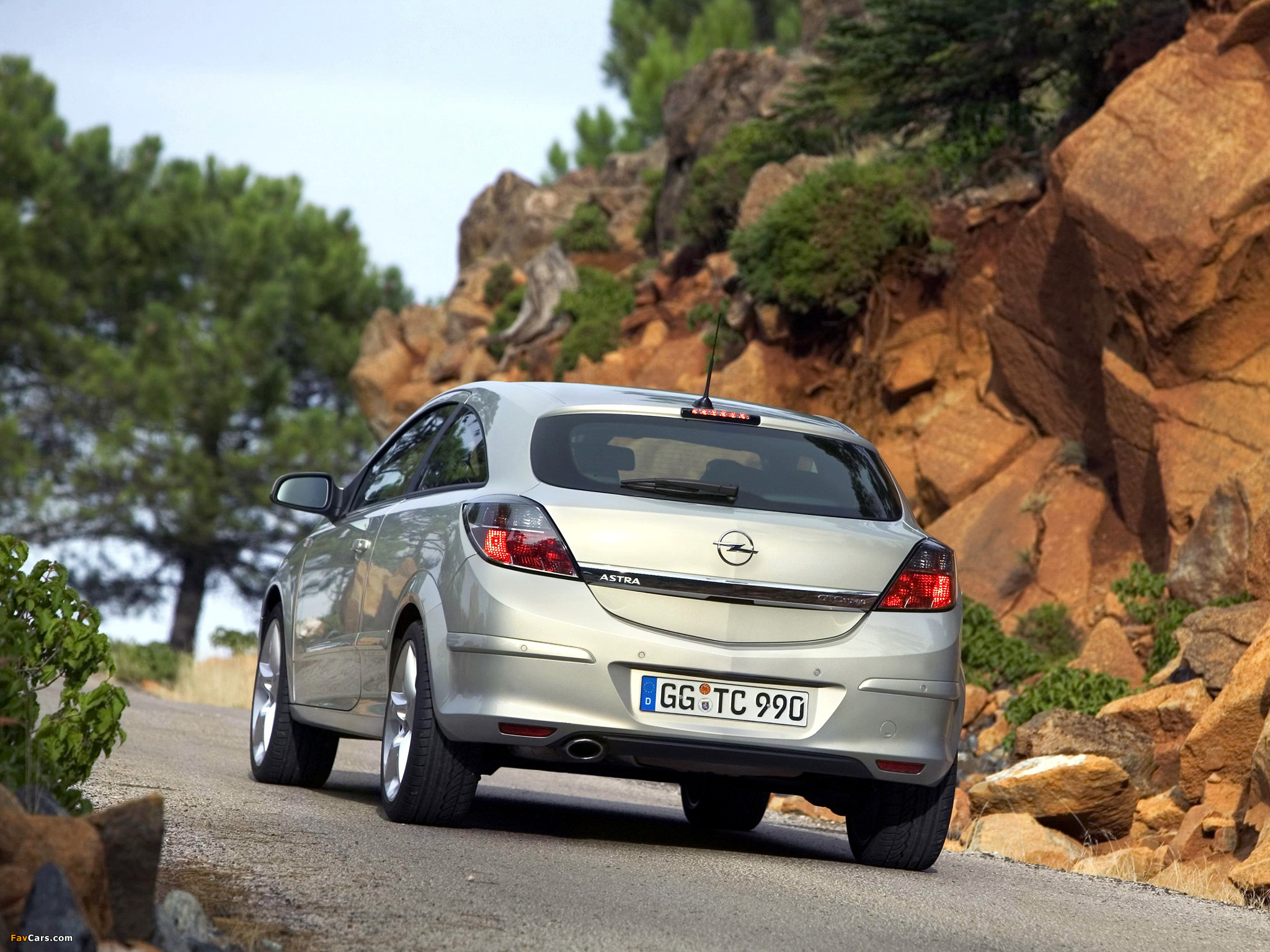 Pictures of Opel Astra GTC (H) 2005–11 (2048 x 1536)