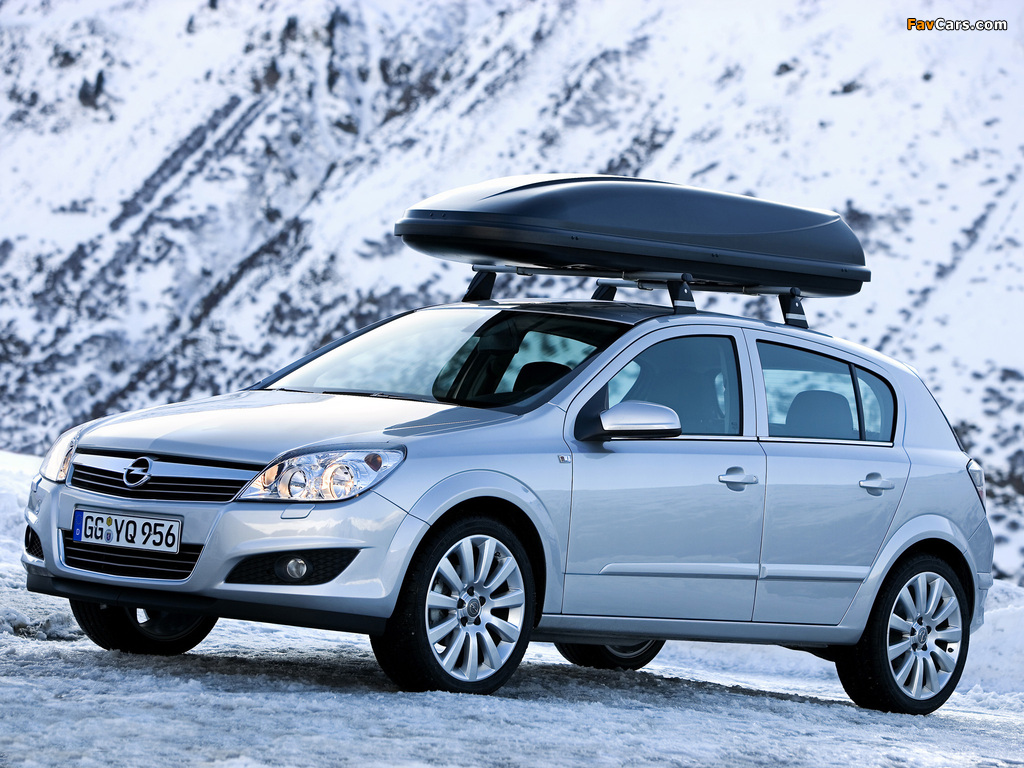 Pictures of Opel Astra Hatchback (H) 2007 (1024 x 768)