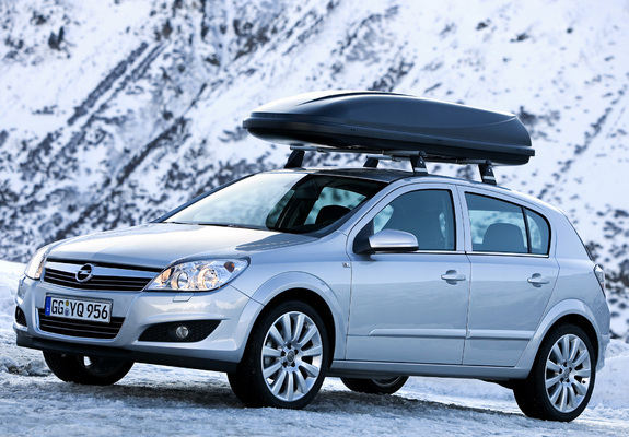 Pictures of Opel Astra Hatchback (H) 2007