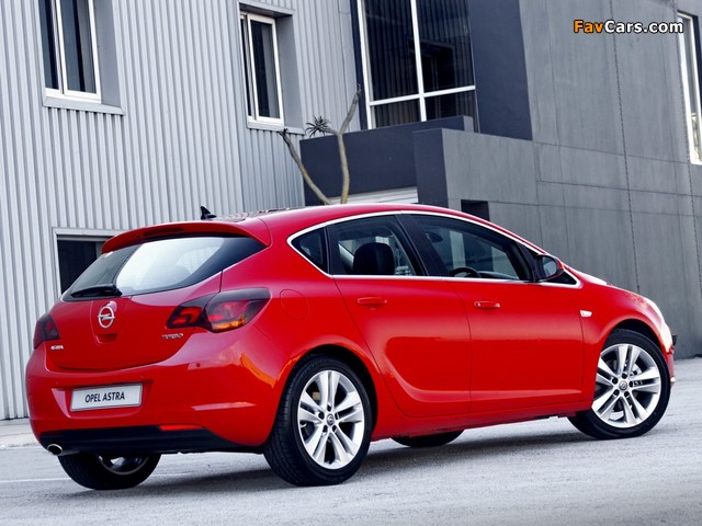 Pictures of Opel Astra 5-door ZA-spec (J) 2010 (640 x 480)