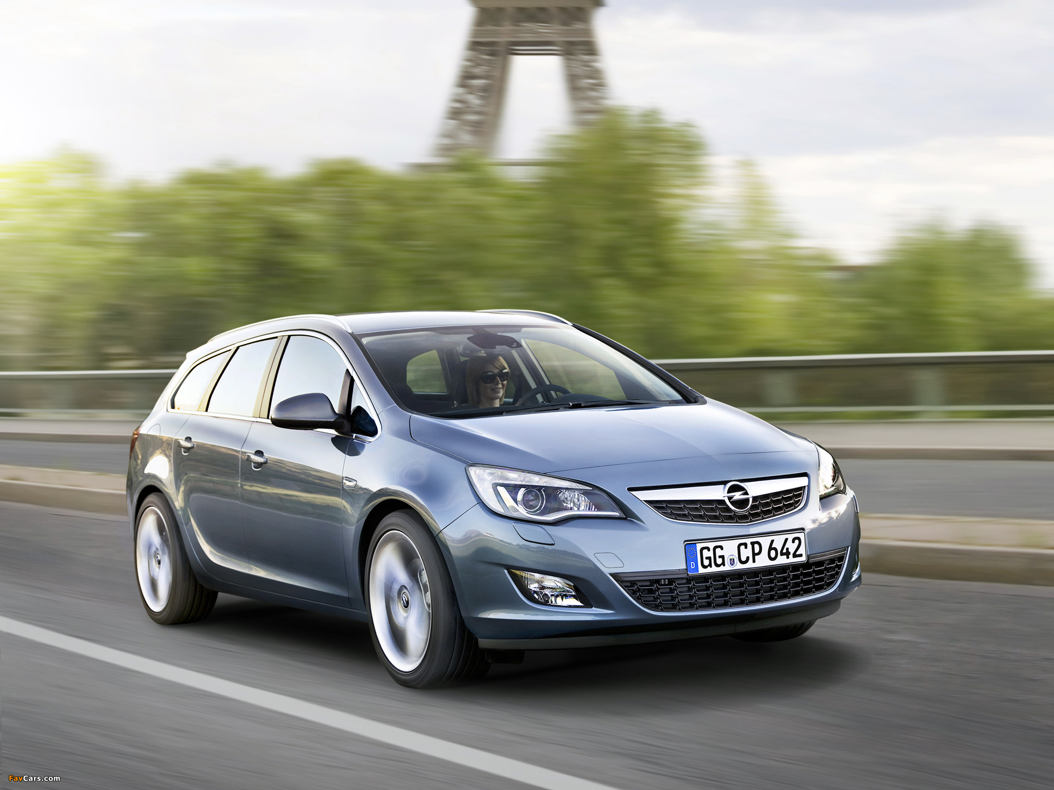 Pictures of Opel Astra Sports Tourer (J) 2010–12 (2048 x 1536)