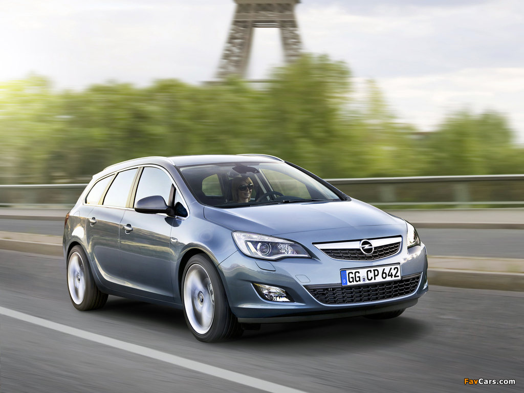 Pictures of Opel Astra Sports Tourer (J) 2010–12 (1024 x 768)