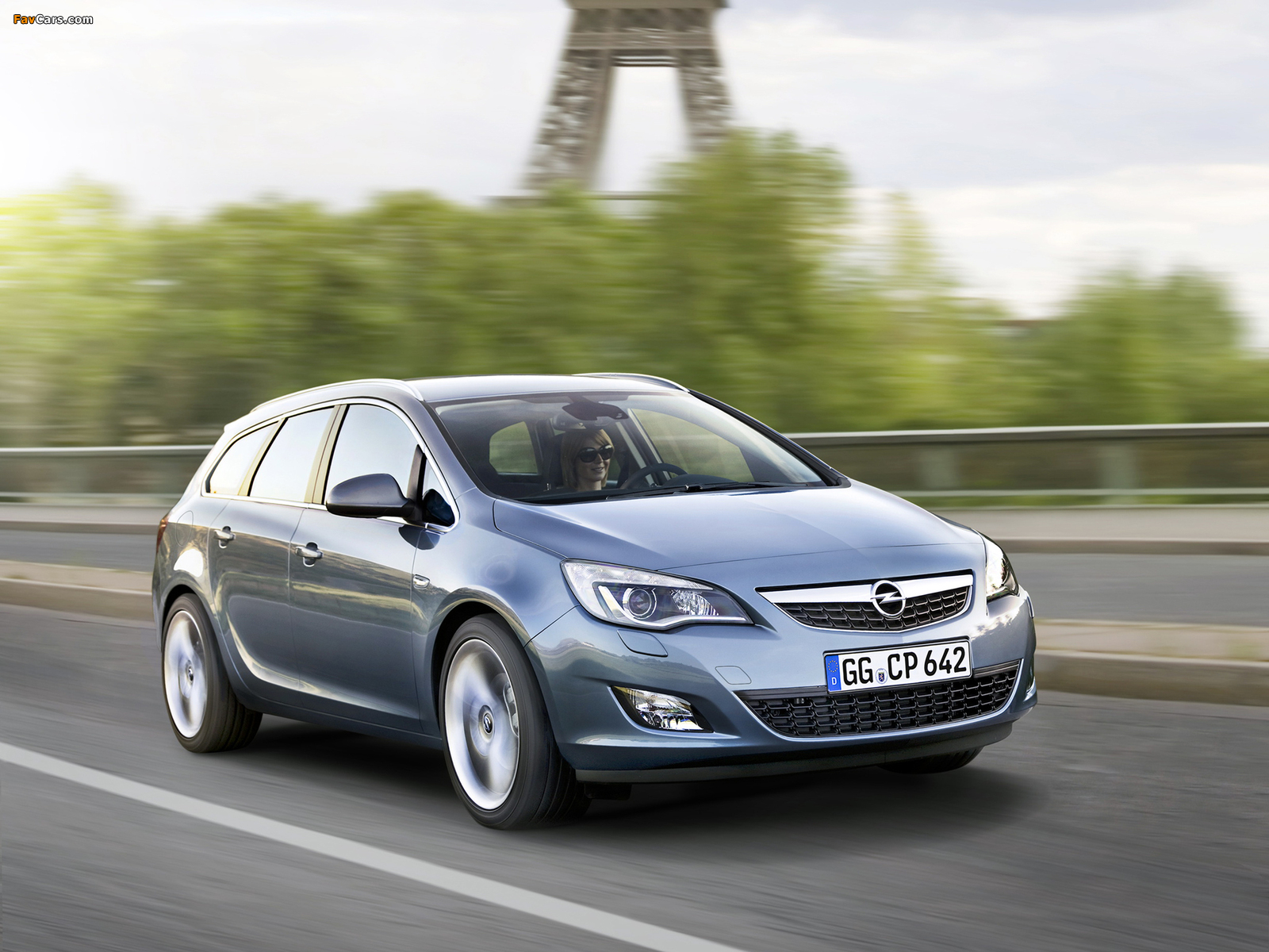 Pictures of Opel Astra Sports Tourer (J) 2010–12 (1600 x 1200)