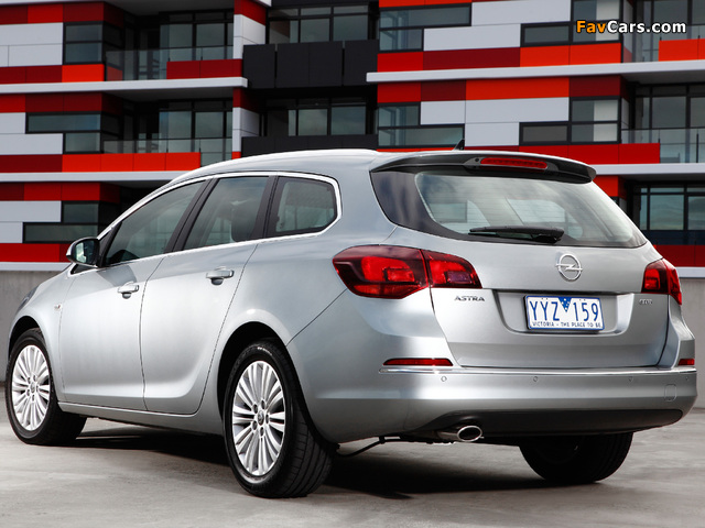 Pictures of Opel Astra Sports Tourer AU-spec (J) 2012–13 (640 x 480)