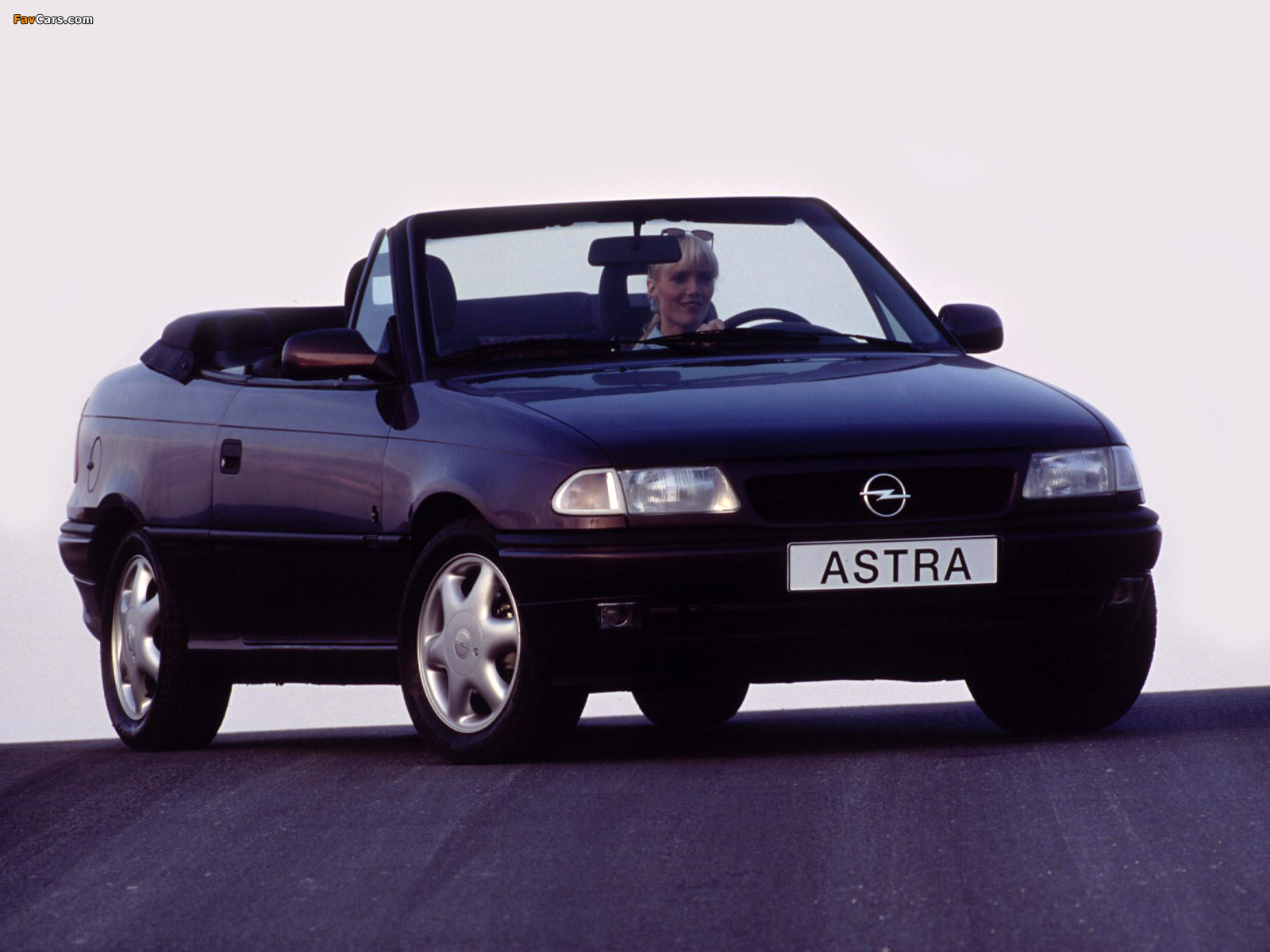 Opel Astra Cabrio (F) 1994–99 wallpapers (1600 x 1200)