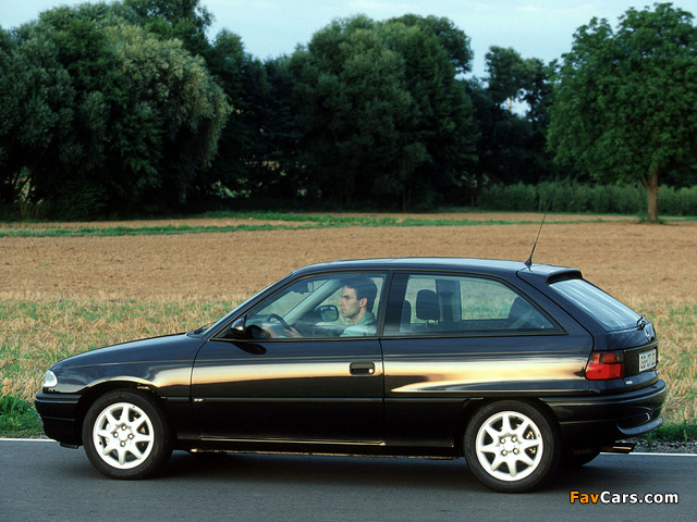 Opel Astra GSi (F) 1994–98 wallpapers (640 x 480)