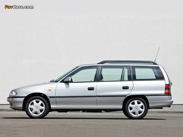 Opel Astra Caravan (F) 1994–98 wallpapers (640 x 480)