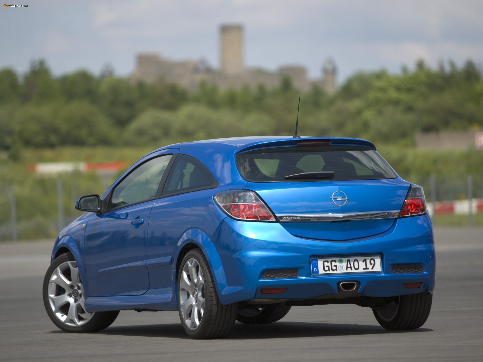 Opel Astra OPC (H) 2005–10 wallpapers (2048 x 1536)