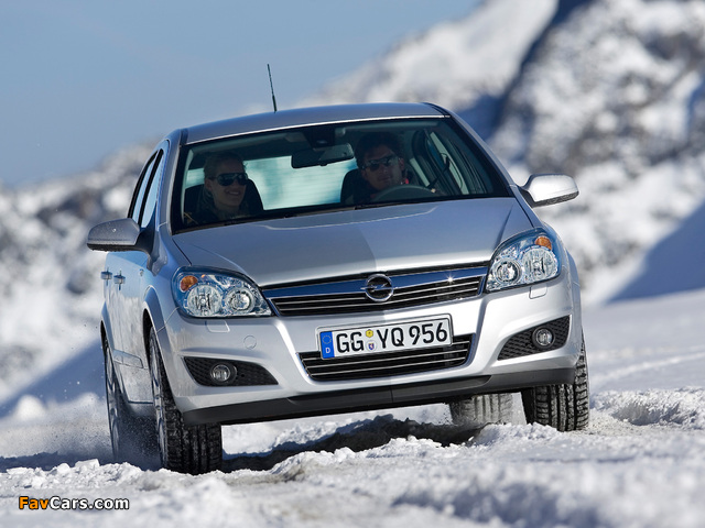 Opel Astra Hatchback (H) 2007 wallpapers (640 x 480)