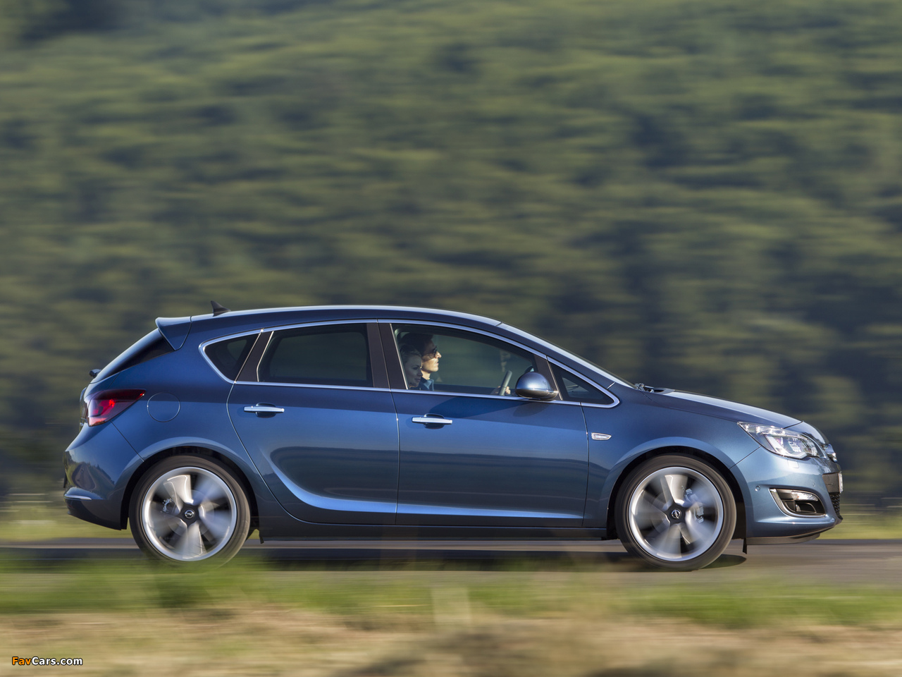 Opel Astra (J) 2012 wallpapers (1280 x 960)
