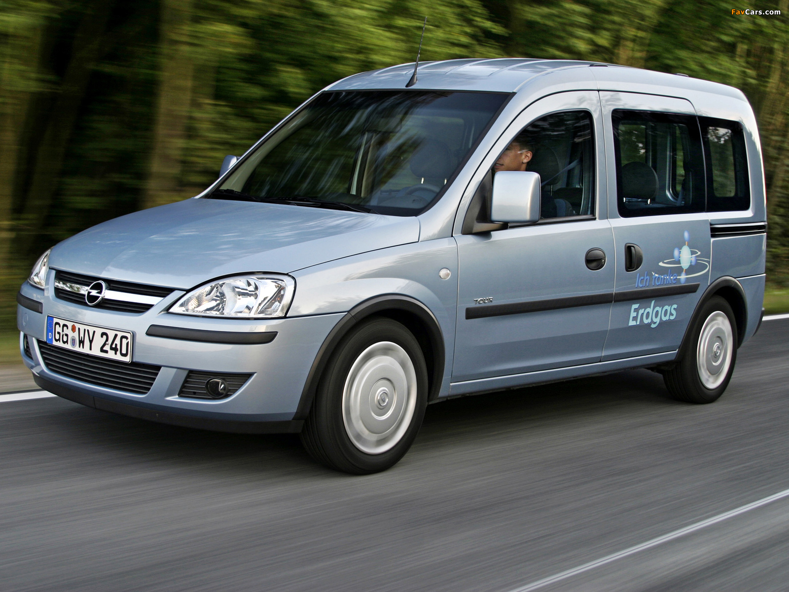 Opel Combo Tour CNG (C) 2009–11 images (1600 x 1200)