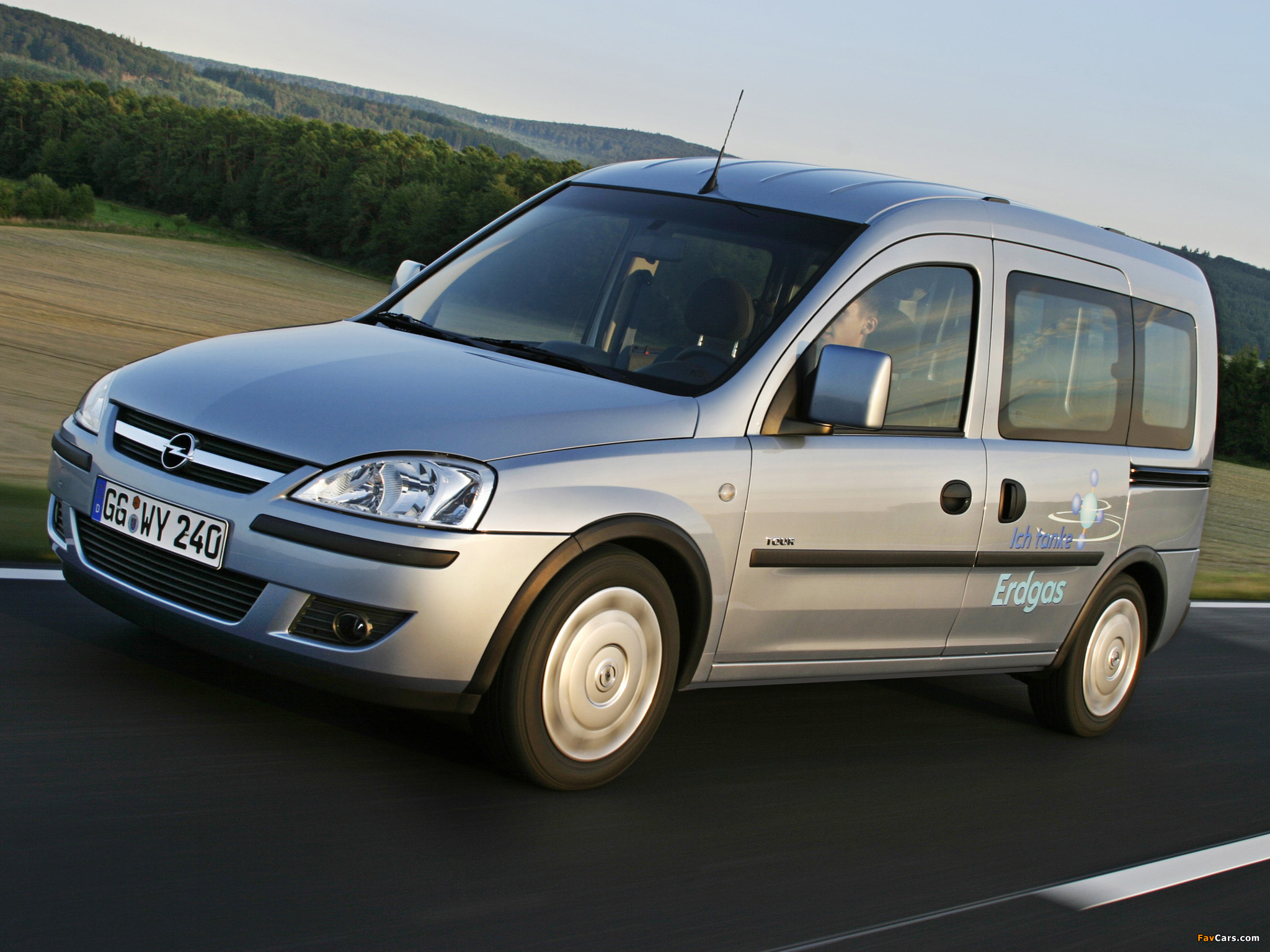 Opel Combo Tour CNG (C) 2009–11 photos (2048 x 1536)