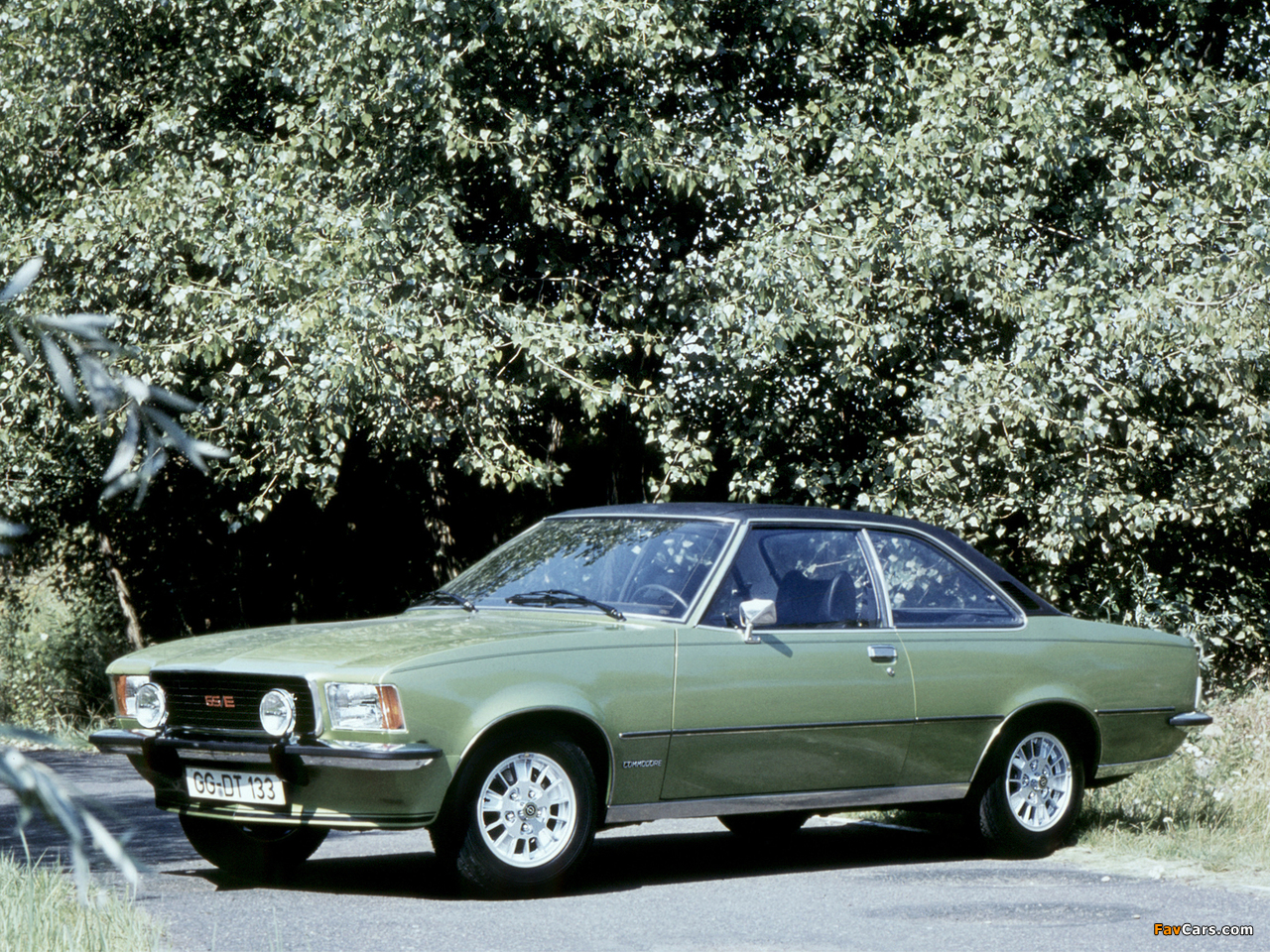 Photos of Opel Commodore GS/E Coupe (B) 1972–77 (1280 x 960)