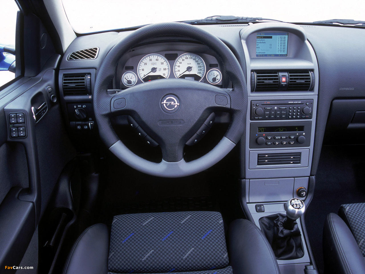 Images of Opel Corsa 3-door (C) 2003–06 (1280 x 960)