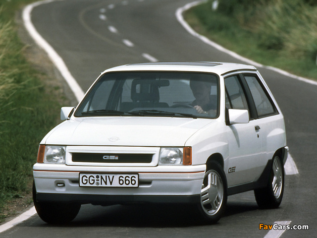 Opel Corsa GSi (A) 1988–90 images (640 x 480)