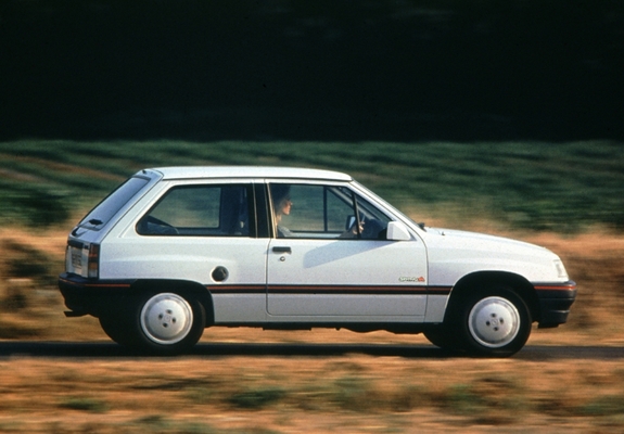 Opel Corsa 3-door (A) 1990–93 photos