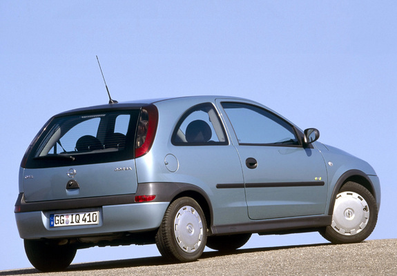 Opel Corsa 3-door (C) 2000–03 pictures