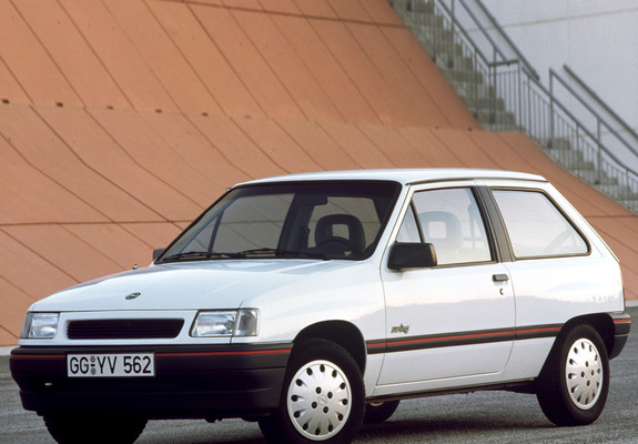 Photos of Opel Corsa 3-door (A) 1990–93