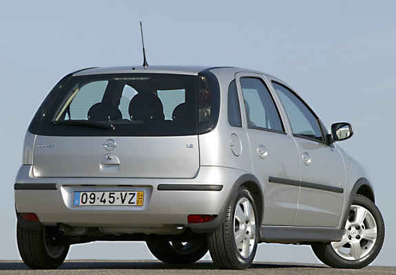 Photos of Opel Corsa 5-door (C) 2003–06