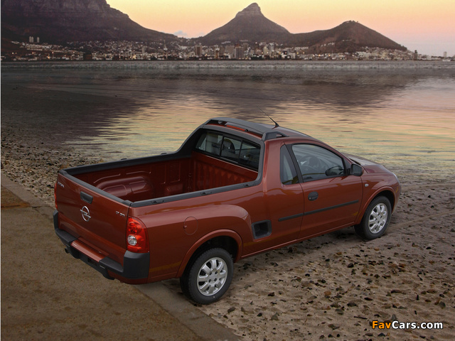 Pictures of Opel Corsa Utility (C) 2003–10 (640 x 480)