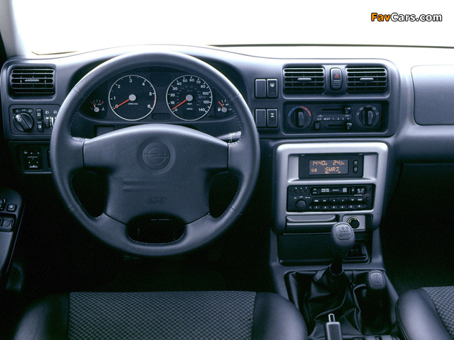 Opel Frontera (B) 1998–2003 images (640 x 480)