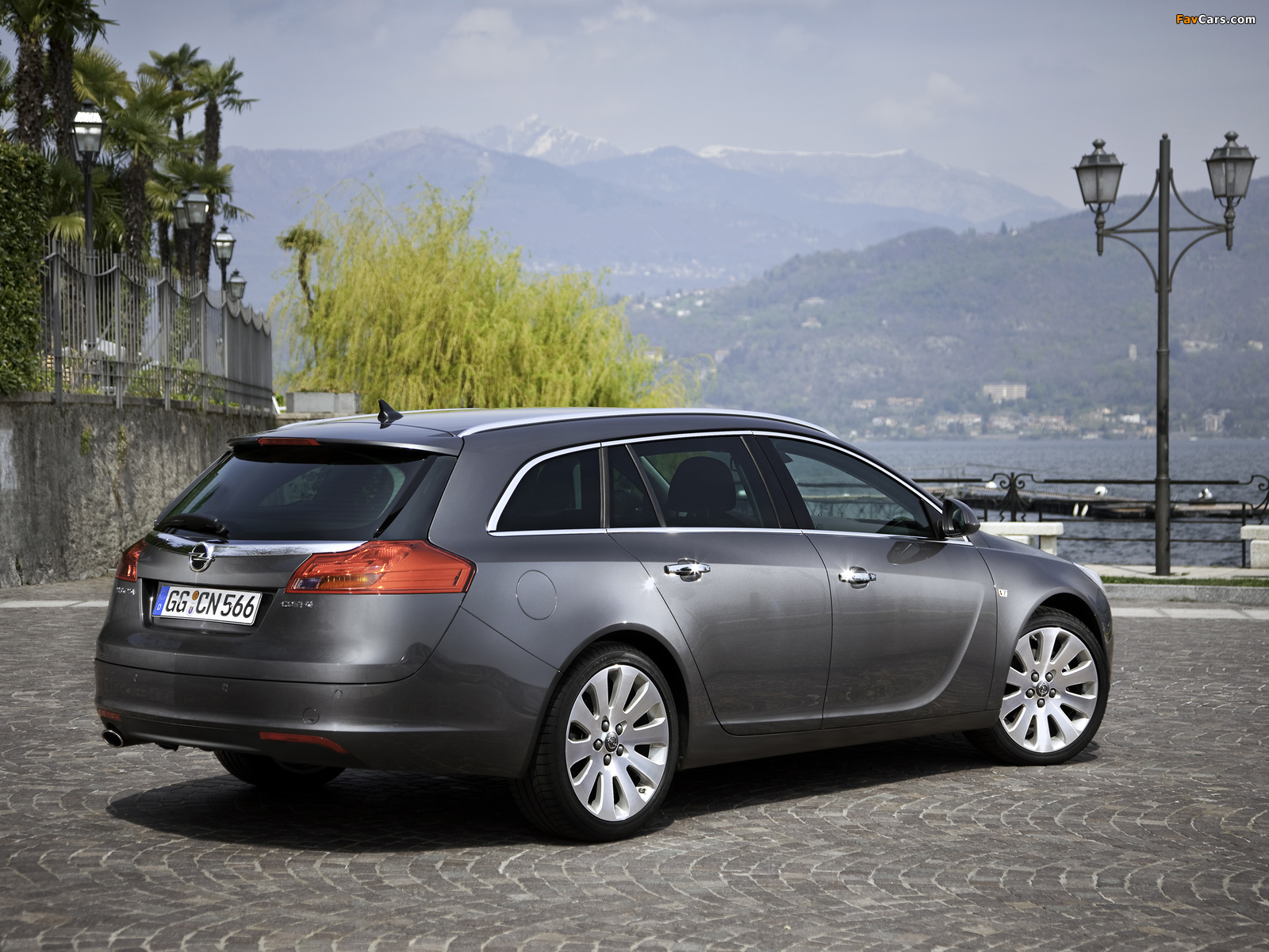 Images of Opel Insignia Turbo 4x4 Sports Tourer 2008–13 (1600 x 1200)