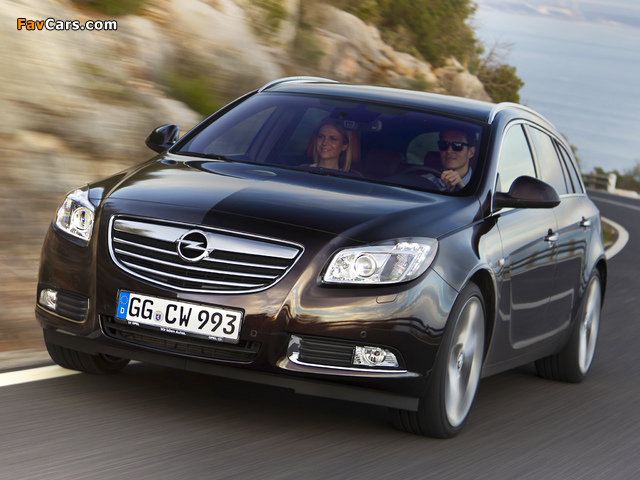 Images of Opel Insignia BiTurbo Sports Tourer 2012–13 (640 x 480)
