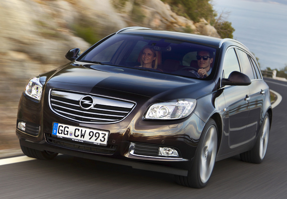 Images of Opel Insignia BiTurbo Sports Tourer 2012–13