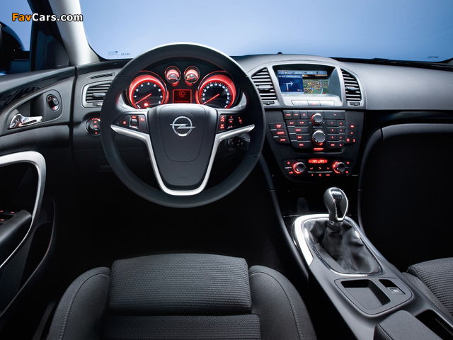 Opel Insignia Sports Tourer 2008–13 images (640 x 480)
