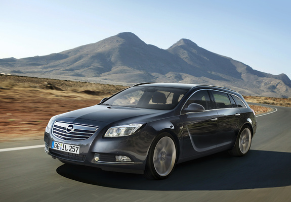 Opel Insignia Sports Tourer 2008–13 pictures