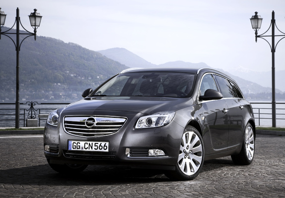 Opel Insignia Turbo 4x4 Sports Tourer 2008–13 pictures