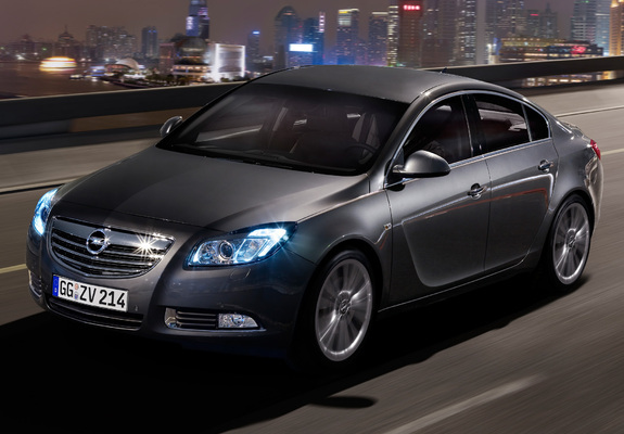 Pictures of Opel Insignia Hatchback 2008