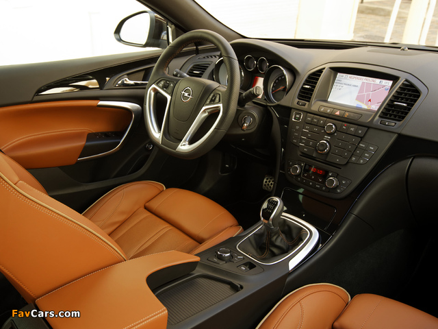 Pictures of Opel Insignia BiTurbo Sports Tourer 2012–13 (640 x 480)